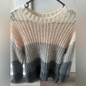 American Eagle Outfitters Cream and Gray Crew Neck Sweater